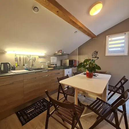 Familiale 4 Pers, 2eme Etage, Repas Traditionnels, Terrasse, Parking Hiver - Fr-1-589-565 לינה וארוחת בוקר